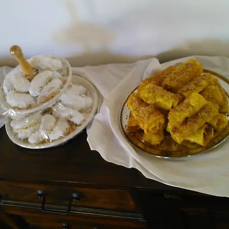 Guest house Pantos Kairou 3*