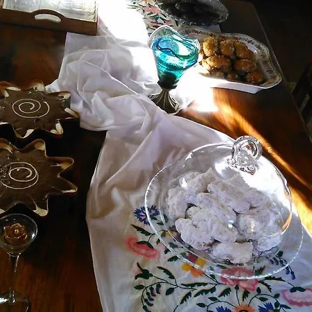 Guest house Pantos Kairou 3*