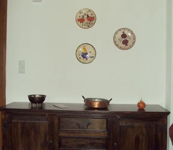 Pantos Kairou בית הארחה 3*